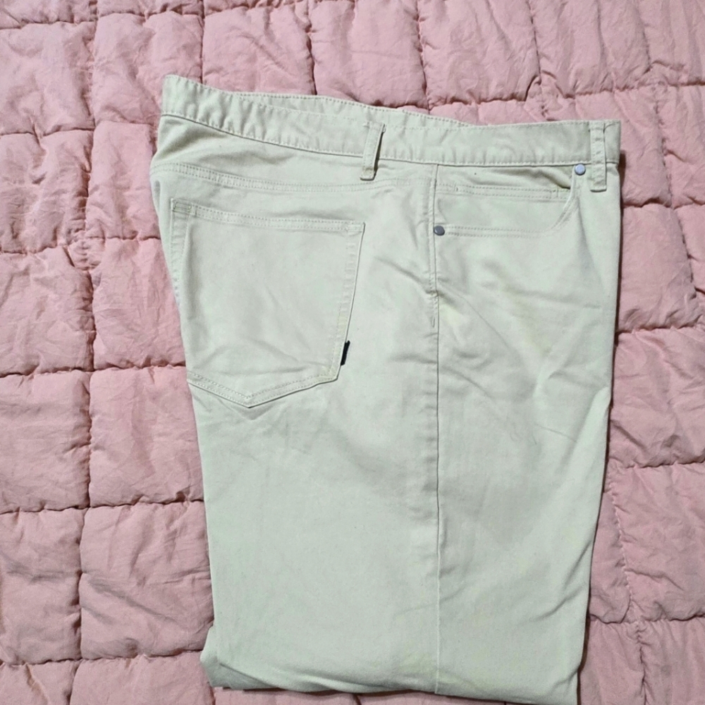 Mens alfani 40x30 cream jeans. Like new